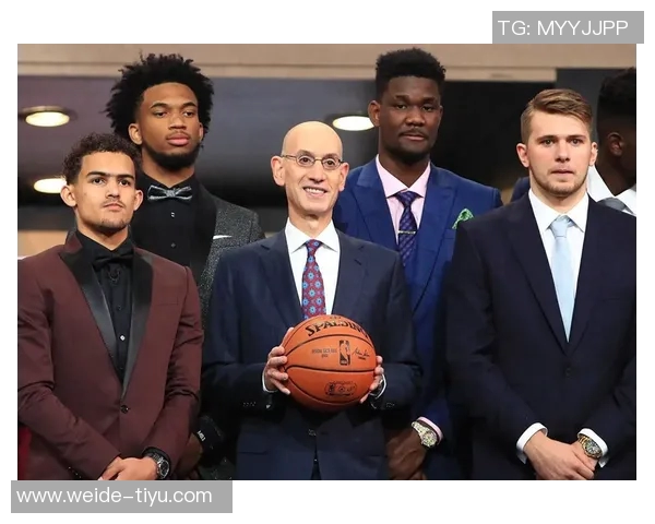 艾顿期待与东詹共同训练表示已做好充分准备静待机会到来