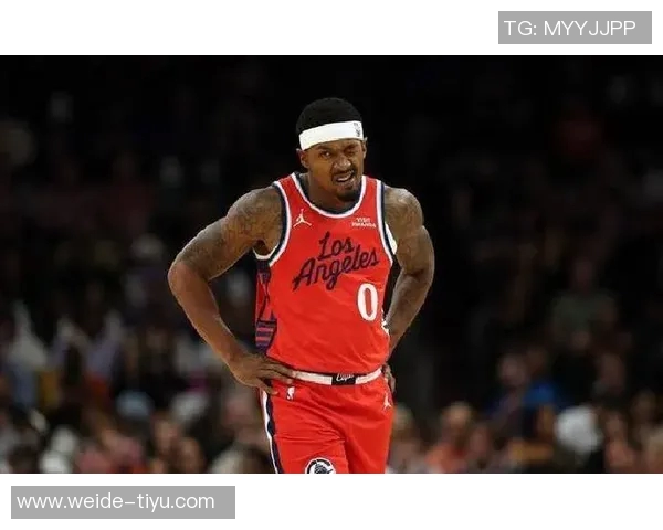 比尔半场表现低迷仅得2分全队正负值最低难以扭转局面