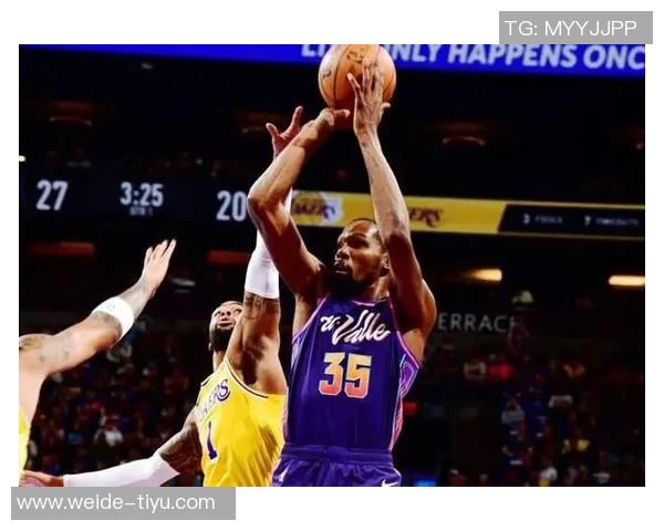 杜兰特赞詹姆斯全明星专注力不投半场三分不用左手上篮